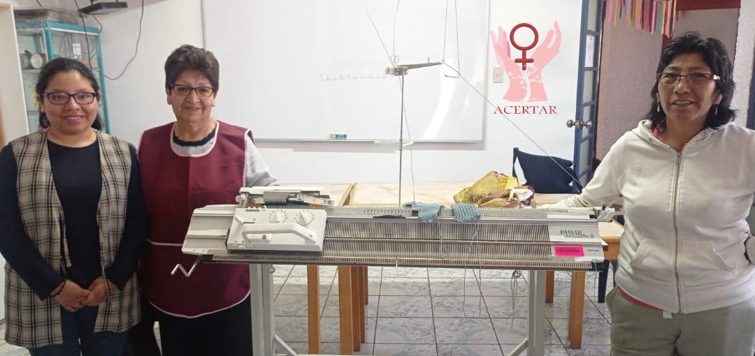 Taller de confección de prendas en alpaca Mujeres Tejiendo Sueños